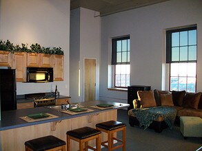 Riverview And Industrie Lofts Rochester Ny Apartment Finder