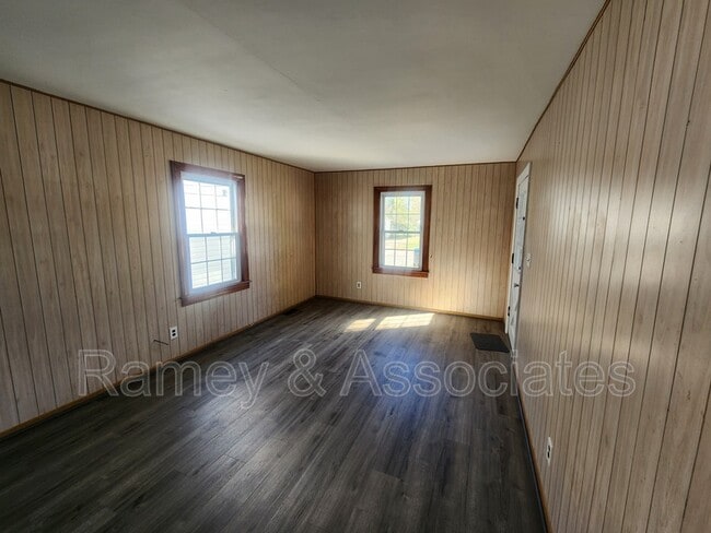 Building Photo - 4401 Bellevue Ave