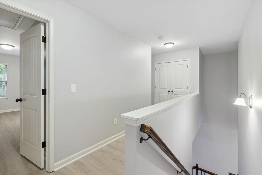 Building Photo - 149 Sunset Ln