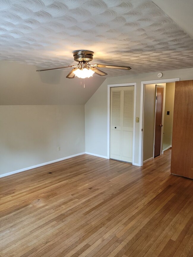 Building Photo - 3915 S Orchard Ct