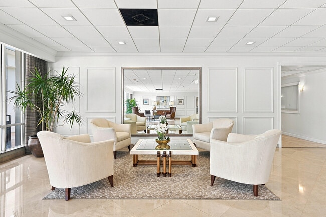 Building Photo - 2121 N Ocean Blvd