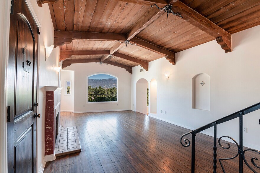 Building Photo - 3702 Arbolada Rd