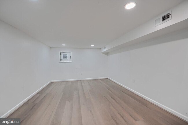 Building Photo - 1120 Montpelier St