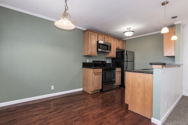 Building Photo - Upstairs, 1 bedroom, Benicia Highlands on Cambridge Drive