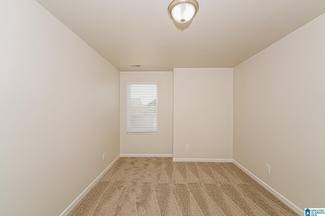Building Photo - 855 Hawthorn Ln