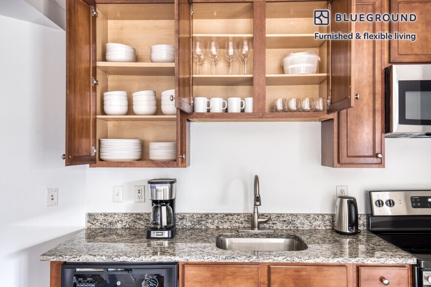 Building Photo - 11351 Woodglen Dr