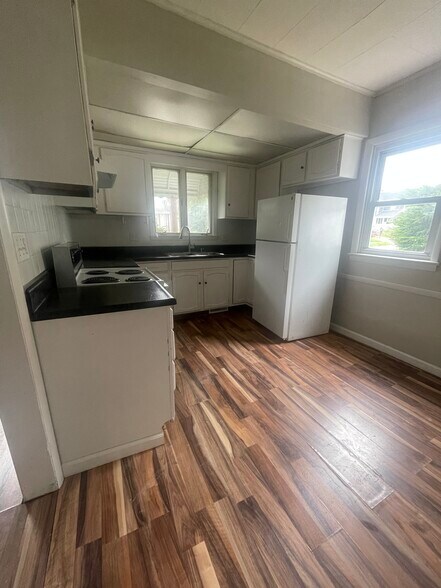Kitchen - 9 Oak St