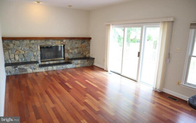 Building Photo - 17105 Thatcher Ct