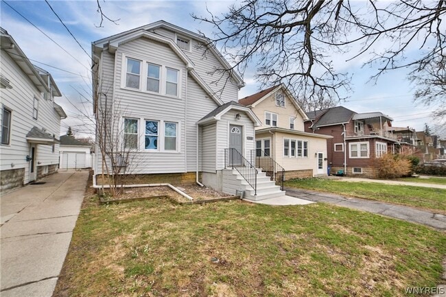 Building Photo - 153 Springville Ave