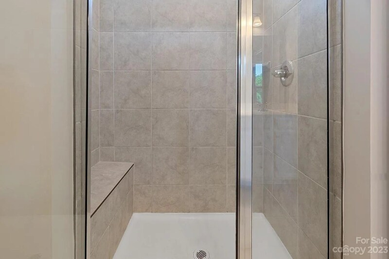 Building Photo - 2523 Grantham Place Dr
