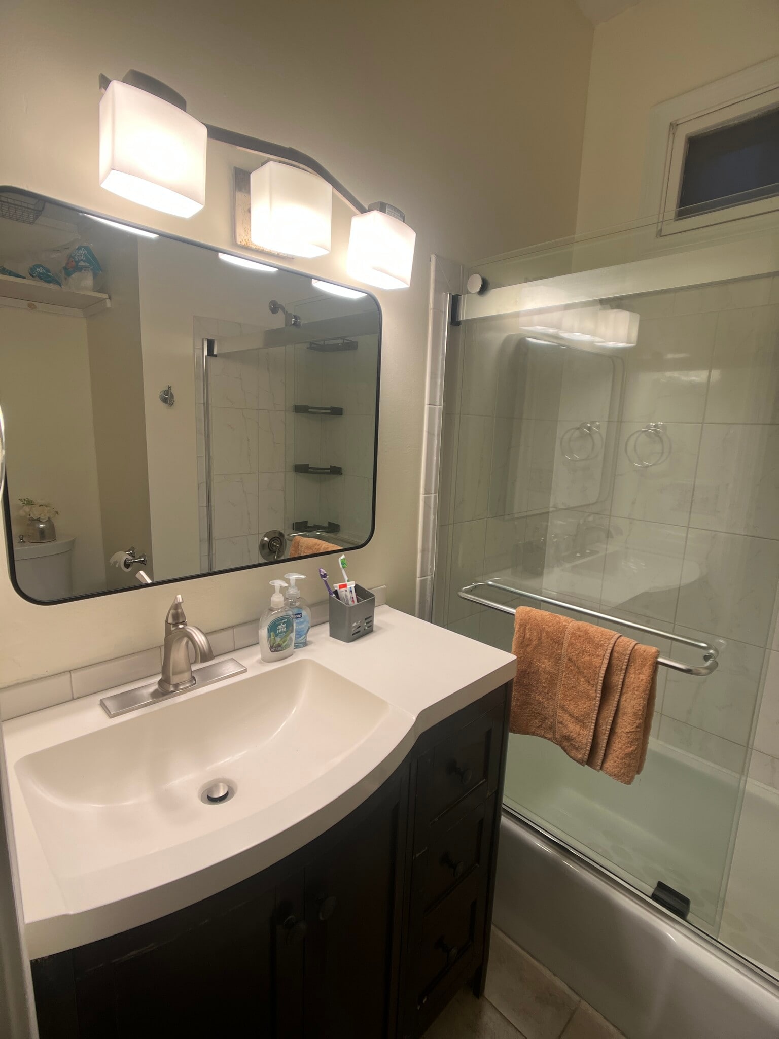 Building Photo - 122 Day St