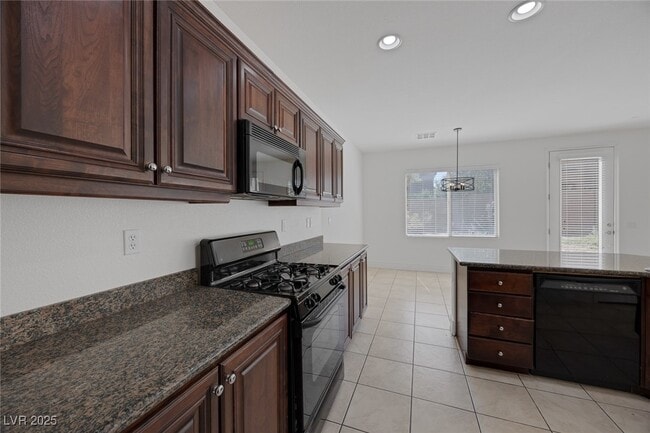 Building Photo - 155 Water Hazard Ln