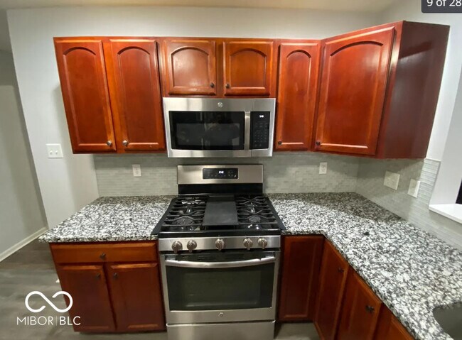 Building Photo - 401 Watercress Way
