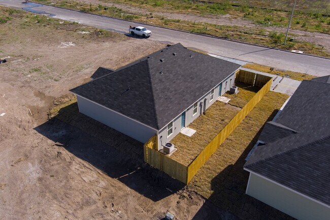 Building Photo - 2328 S. Valley Circle