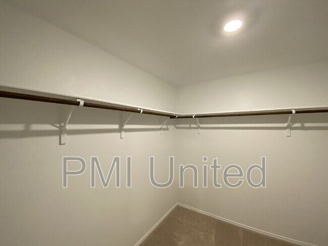 Building Photo - 1361 Plum Rd