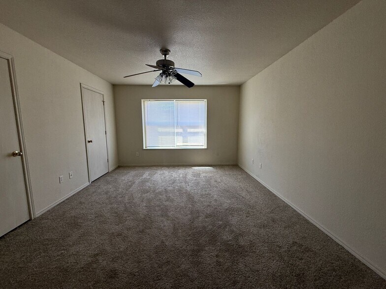 Building Photo - 1602 Aztec Trce