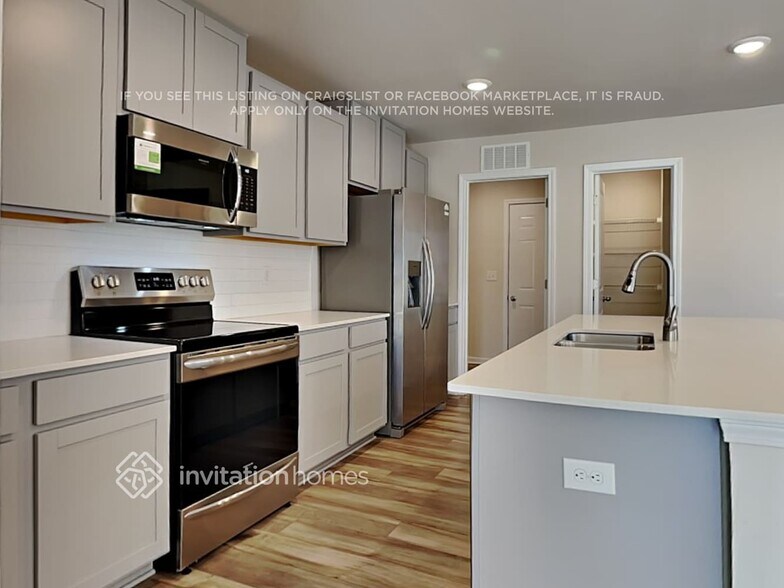 Building Photo - 1143 Woodhouse Dr