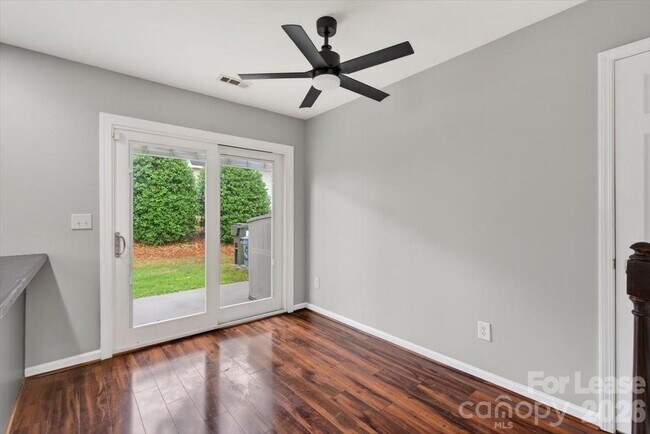 Building Photo - 3445 Broadwick St