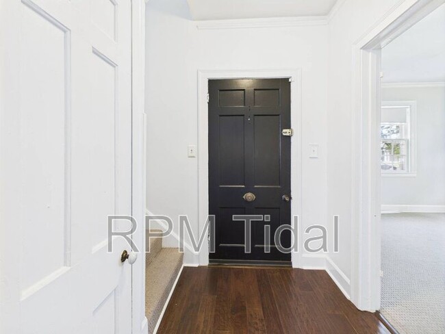 Building Photo - 217 Palen Ave