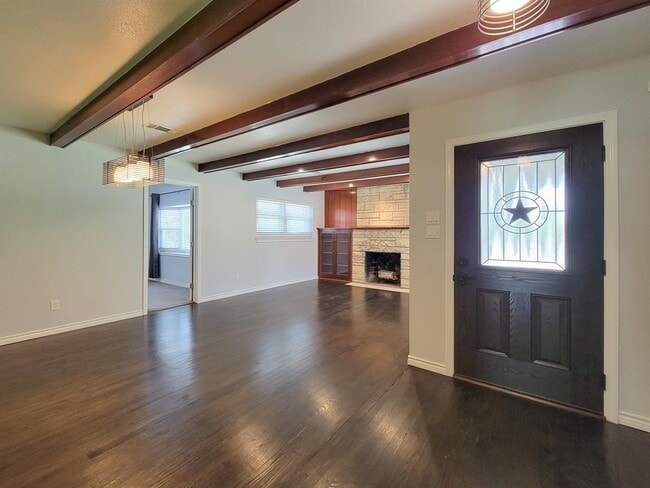 Building Photo - 1234 W 31st St