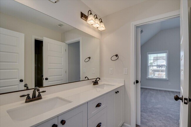 Building Photo - 5123 Huntley Trl