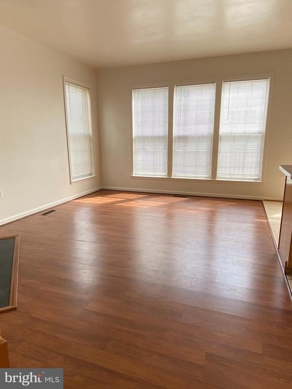 Building Photo - 5633 Sheals Ln