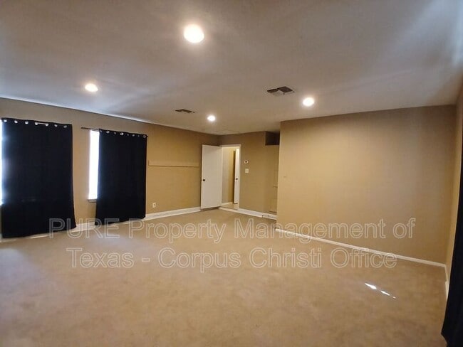 Building Photo - 2730 Tumbleweed Dr