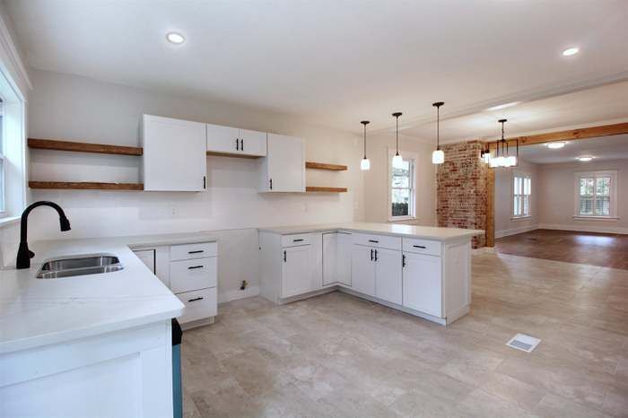 Building Photo - 2027 Higbee Ave