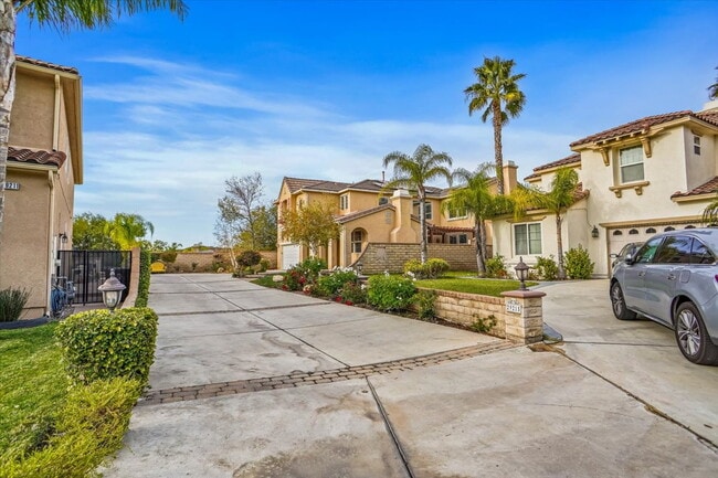 Building Photo - "Spacious 4-Bedroom Retreat with Cozy Fire...