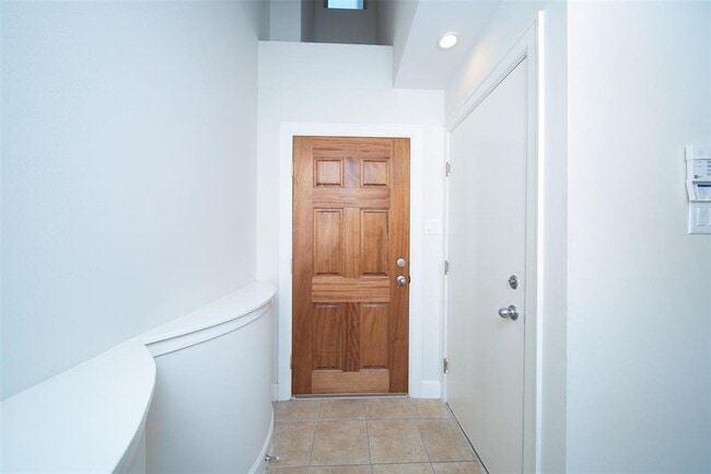 Building Photo - 3634 Main Plaza Dr