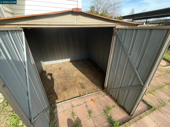 Building Photo - 25 Baldwin St