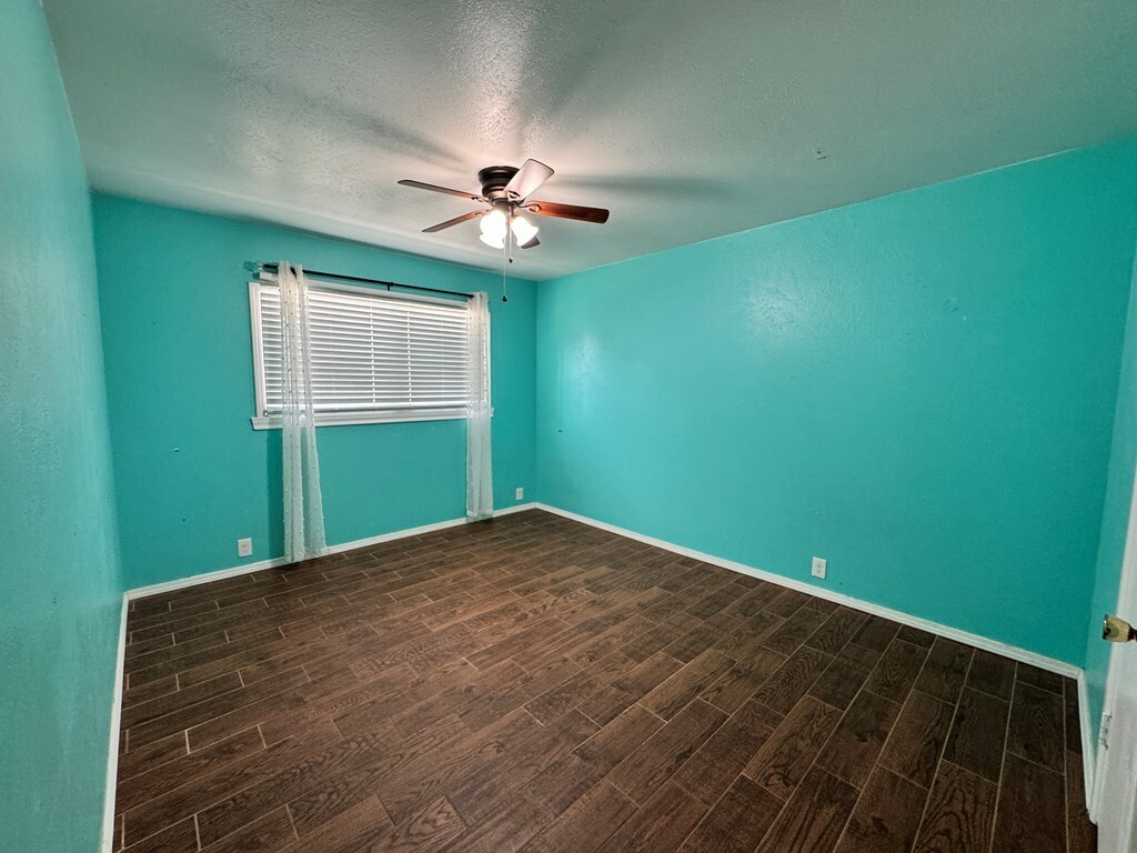 Building Photo - 2110 Westbrook Ave