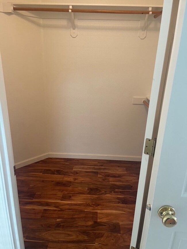 Building Photo - Beautiful 3 bed 2.5 home in Oak Hills! Was...