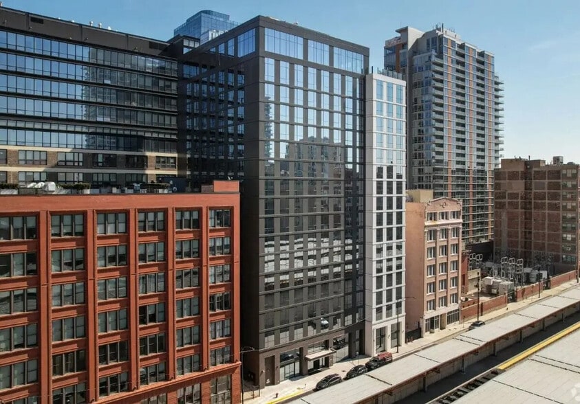 Building Photo - 755 S Clark St