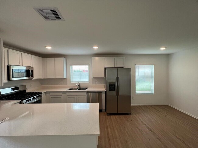 Building Photo - 18922 Western Fls Ct