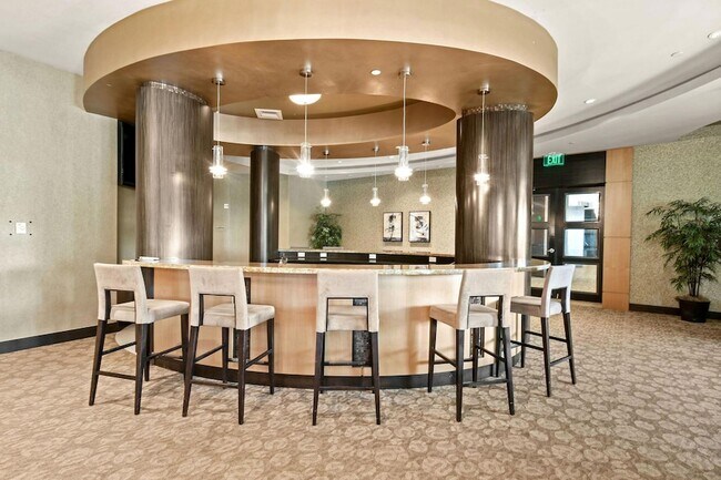 Building Photo - 3610 Gardens Pkwy