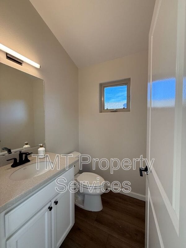 Building Photo - 242 Lucas Ln