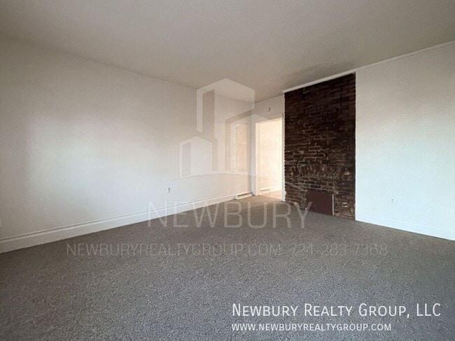 Building Photo - 33 Hickory St