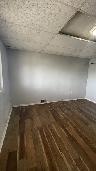 Building Photo - 447 Hays Ave