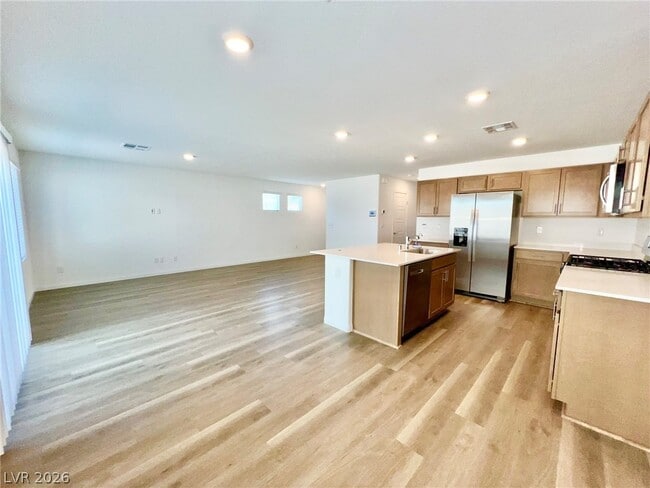 Building Photo - 3254 La Cura Ave