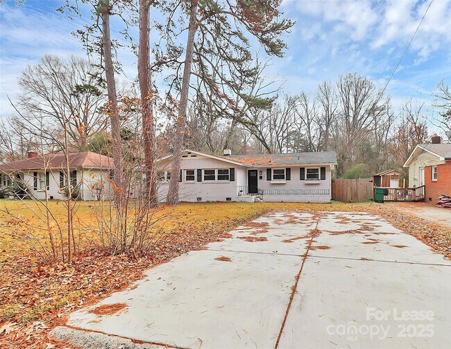 Building Photo - 5442 Kinsale Ln