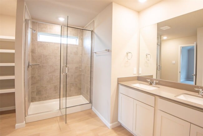 Building Photo - 1722 San Jacinto Dr