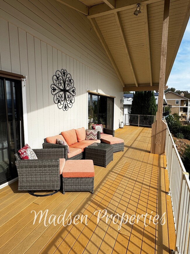 Building Photo - 6367 Woodman Dr