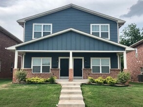 Building Photo - 1225 E Main St