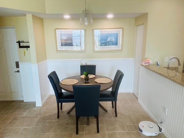 Building Photo - 975 NW Flagler Ave