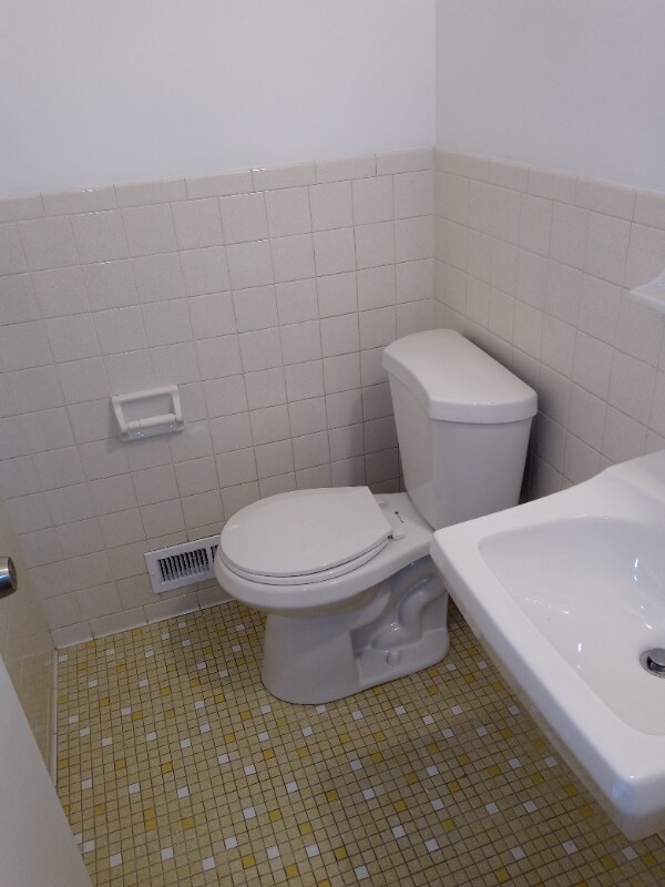 Building Photo - 3 A Saybrook Dr
