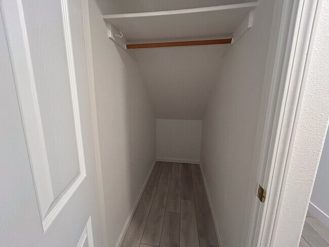 Building Photo - Recently Upgraded Modern Chico Home