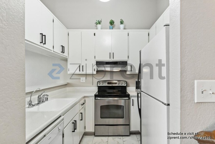 Building Photo - 374 Coyote Creek Cir