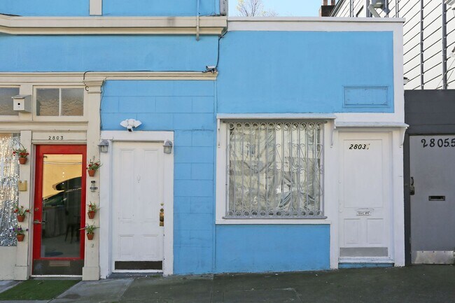 Building Photo - OPEN HOUSE: Sunday (3/15) 2:40pm-3:00pm Ground Floor Studio in Pacific Heights (2803 ½ Greenwich ...