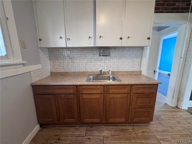 Building Photo - 55 Parkwood Ave